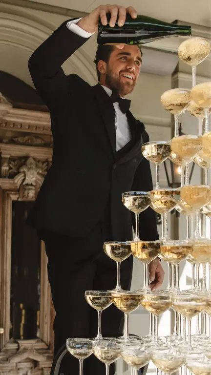 Jennifer de Ru how to build a champagne tower Bret wedding
